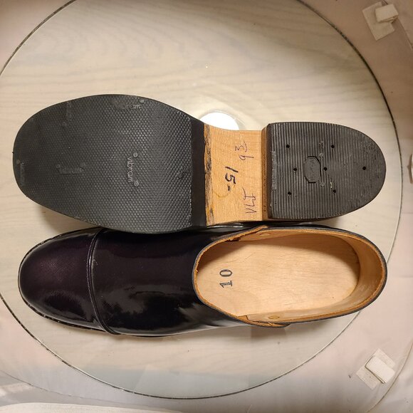 Womens Multnomah Fancier Wooden Patent Leather Clog Size: 10 Color: Burgundy - Picture 10 of 13